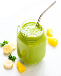 The-BEST-Green-Kale-Pineapple-Smoothie.jpg