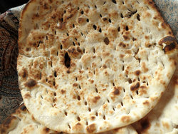 taftoon-noon-persian-bread-soft-delicious1.jpg