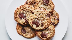 0417-Brown-Butter-Toffee-ChocolateChip Cookie-group.jpg