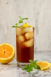 Backyard-Sweet-Tea-Cocktail-Recipe-Image.jpg