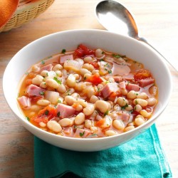 Hearty-Navy-Bean-Soup_exps4293_HWS133216B05_29_5b_RMS-1.jpg