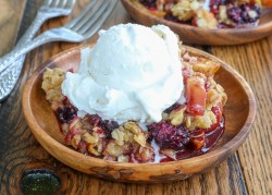 Blackberry-Apple-Crisp-9-1-of-1-2048x1463.jpg