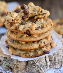 peanut-butter-banana-chocolate-chip-cookies.jpg