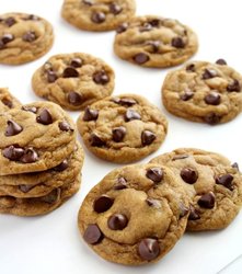 Chewy-Pumpkin-Chocolate-Chip-Cookies-1-e1474777375458.jpg