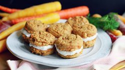 Carrot-Cake-Cookies_01-e1492553026181.jpg