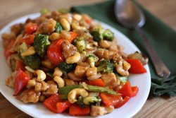 sriracha-honey-cashew-chicken-6a.jpg