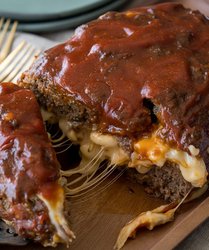 Macaroni-and-Cheese-Stuffed-Meatloaf-7.jpg