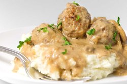 meatballs-mushroom-cream-sauce.jpg