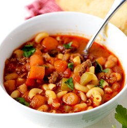 Instant-Pot-Pasta-e-Fagioli-Soup-closeup.jpg