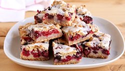 easy-berry-cobbler-bars_hero.jpg