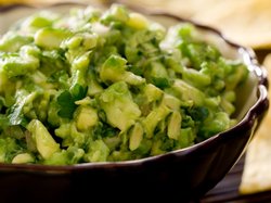 roasted-garlic-guac-575x448.jpg