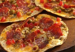 grilled-crisp-crust-pizzas.jpg