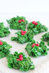 Holly-Cookies-3.jpg