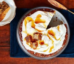 sticky-toffee-honeycomb-cake-recipe-hero.jpg