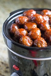 Crockpot-Meatballs-with-Grape-Jelly-Sauce-1.jpg