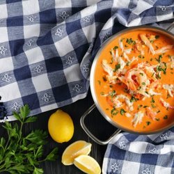 default_cf62ceb0be5f3c686c49064c2f5f1662_seafood bisque 1 dreamstime_s_109232466.jpg