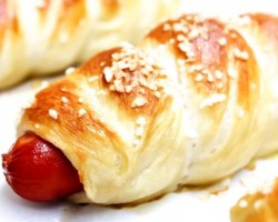 EASY-PRETZEL-HOT-DOGS-FEATURED.jpg