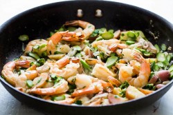 skillet-shrimp-asparagus-horiz-a-1600.jpg