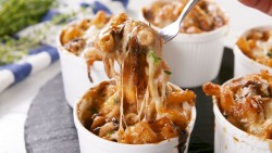 delish-french-onion-mac-and-cheese-2-1567189041.jpg