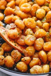 Fried-Butter-Gnocchi-with-Garlic-Parmesan-recipe.jpg