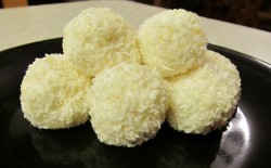 PINEAPPLE-COCONUT-SNOWBALLS.jpg