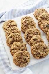 Oatmeal-Chocolate-Chip-Cookies-Chewy-recipe.jpg