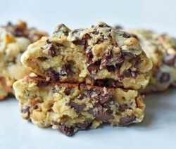 Levain-Bakery-Chocolate-Chip-Copycat-Cookie-Recipe-3.jpg