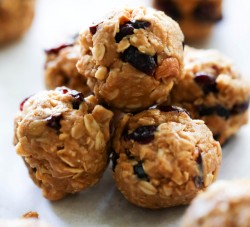 cashew-peanut-butter-protein-balls.jpg